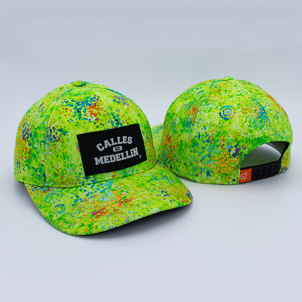 Gorra Beisbolera Puntos Neón Calles de Medellín